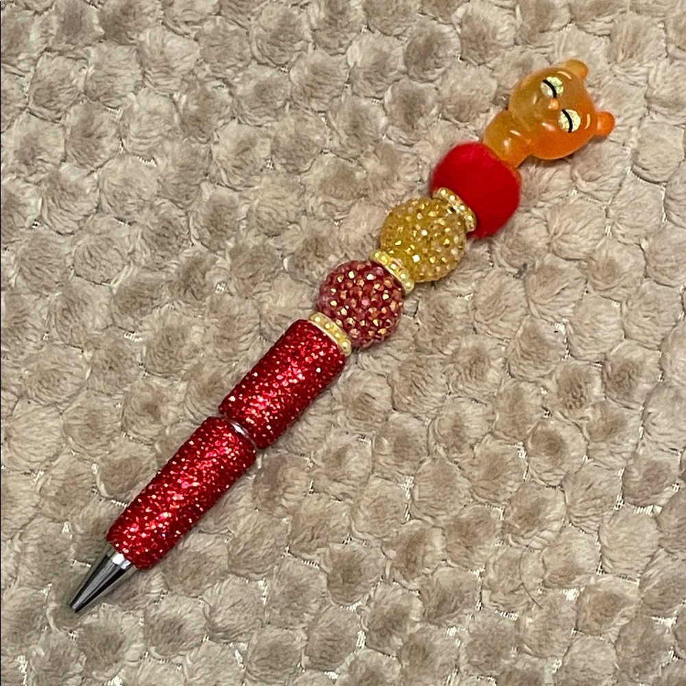 Ombre winnie the pooh bear beaded pen
